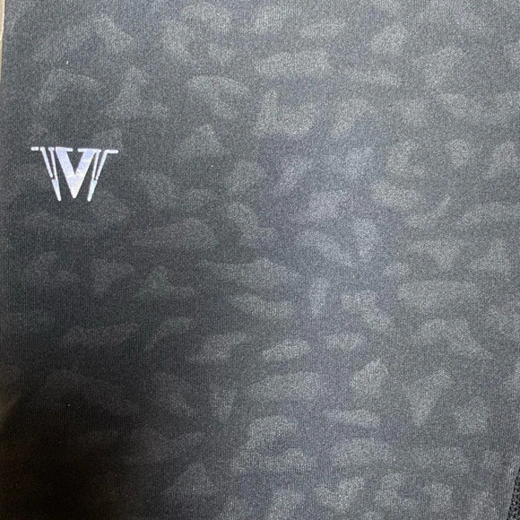 IVL Collective Chi Chi Active Black Leopard Leggings - Picture 8 of 8